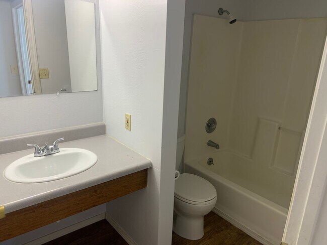 Foto del edificio - 4015 S Willow St