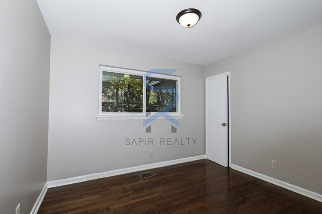 Foto del edificio - 5425 Skyview Dr SW