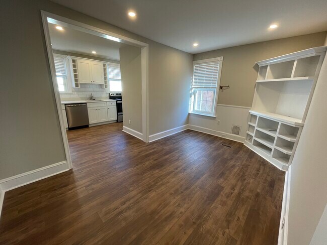 Sala de estar - 303 S Olive St