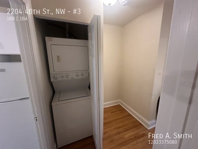 Building Photo - One-Bedroom + Enclosed Porch in Glover Park