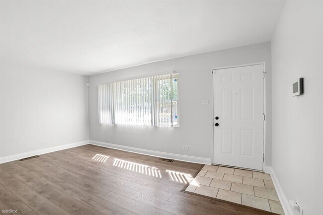 Foto del edificio - 3 br, 1 bath House - 1477 Stanley Boulevard