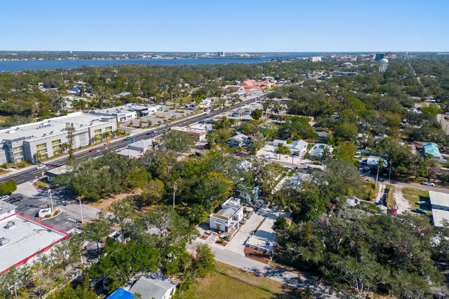 Building Photo - 603 38th St W