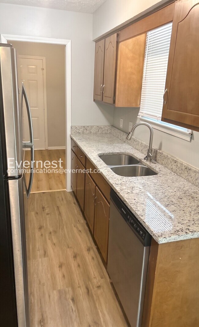 Foto del edificio - 3-Bed/2-Bath/ Pet Friendly/ Available Soon!