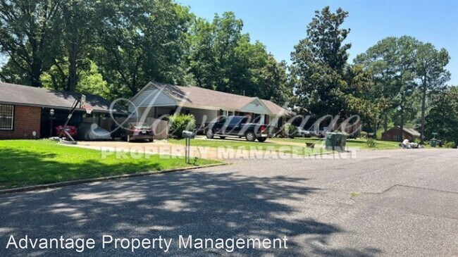 Building Photo - 3 br, 2 bath House - 392 Clower Ave.