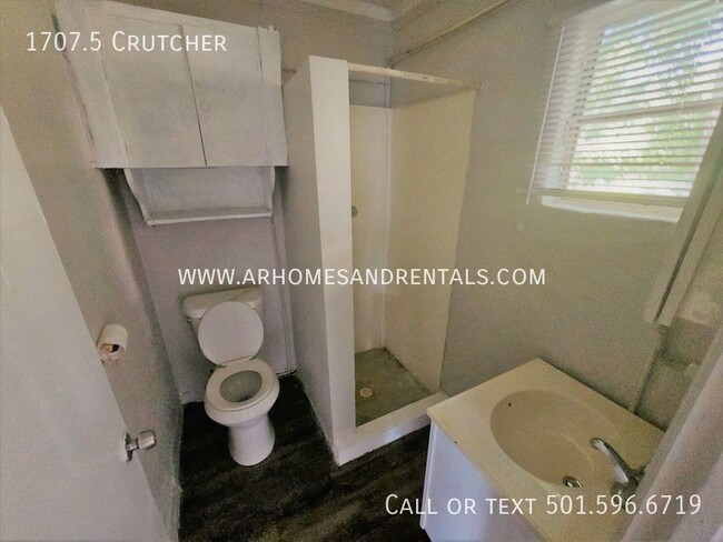 Building Photo - 1707.5 Crutcher St