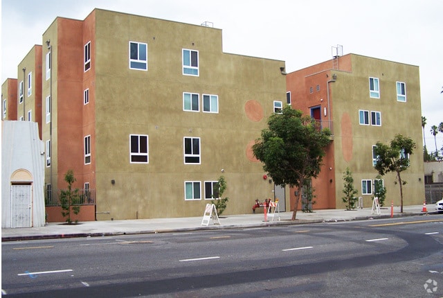 Building Photo - Mirage Town Homes II