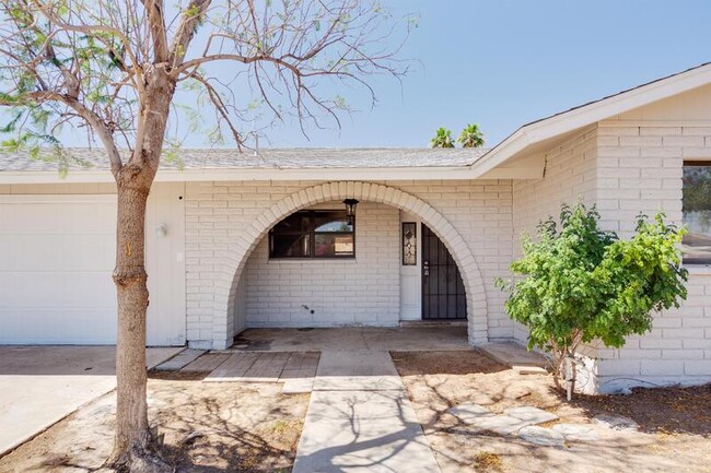 Building Photo - 1207 E Cordova Ave