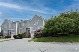 Building Photo - 65 Bayberry Ln