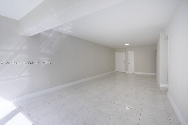 Foto del edificio - 9180 Fontainebleau Blvd