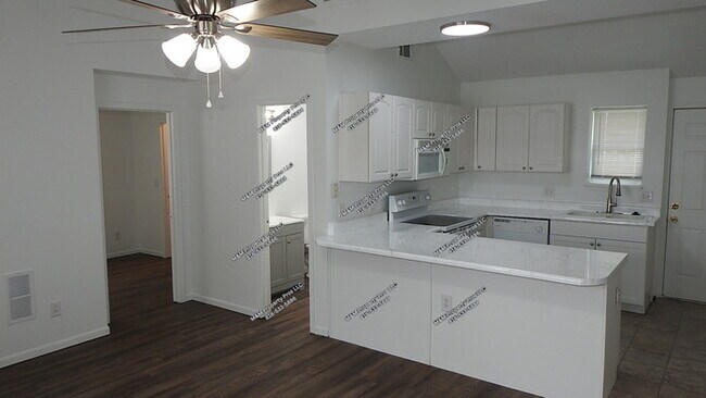 Foto del edificio - Adorable 2 bedrooms and 1 bath home located on N Drury Ave in Kansas City, MO