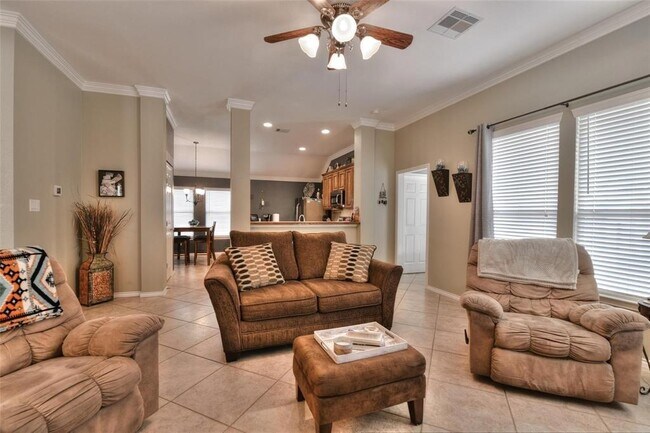 Foto del edificio - 4927 Grapevine Lake Ct