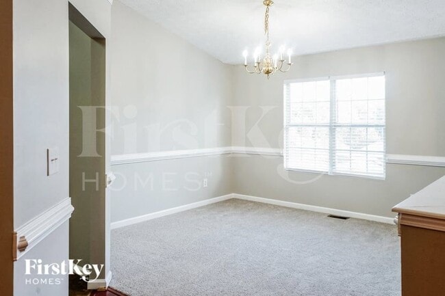 Foto del edificio - 8439 Browns Mill Trce