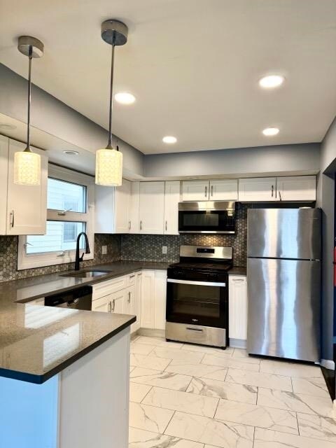 Building Photo - 182 W 32nd St