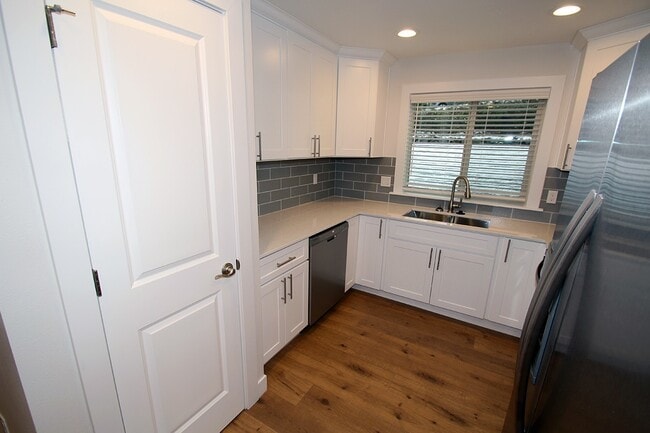 Building Photo - FULLY RENOVATED 2 BED, 2 BATH FACTORIA CON...