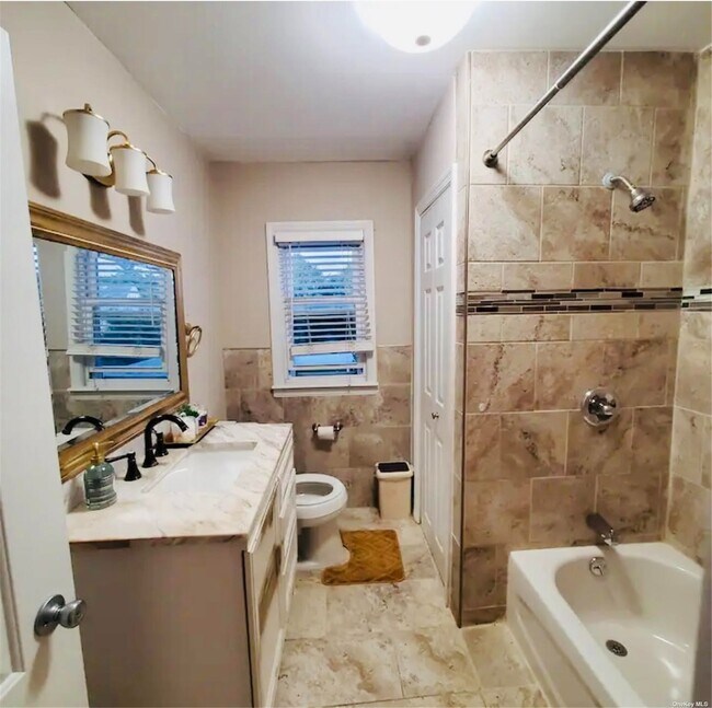 Foto del edificio - 241-28 87th Ave