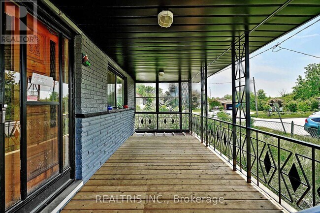 Photo du bâtiment - 6 Lucerne Pl