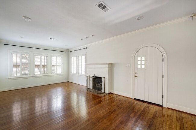 Building Photo - 2807 Lafayette St