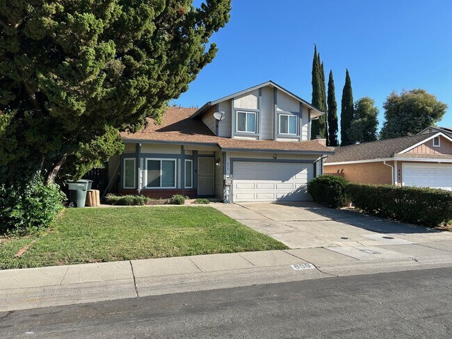 Foto del edificio - AVAILABLE NOW!!!