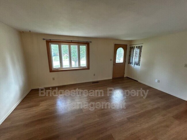 Foto del edificio - 7281 Klyemore Dr