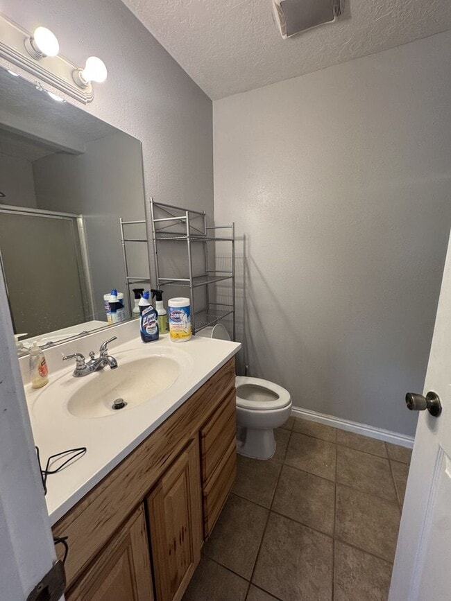Building Photo - 448 N 400 W
