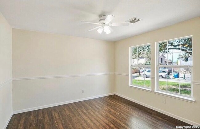 Building Photo - 1645 Sunstone Cir