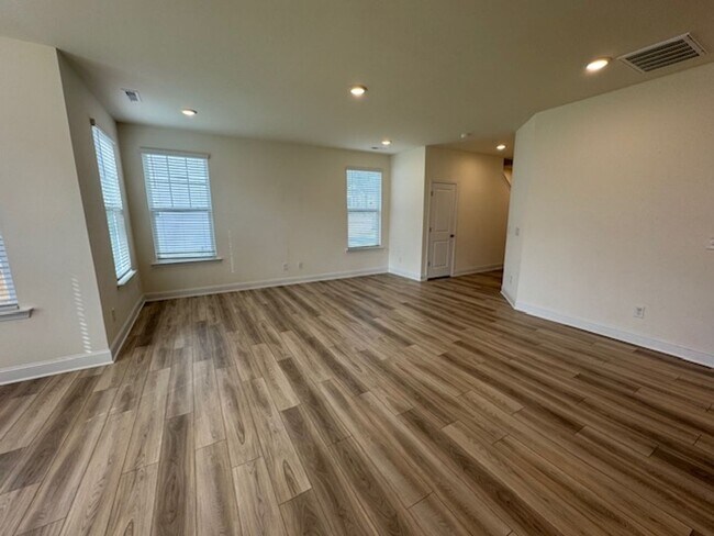 Foto del edificio - The Grove at Neill's Pointe