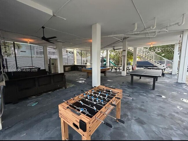 Foto del edificio - 350 Hazel St