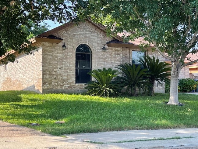 Building Photo - 1908 Whitewood Dr