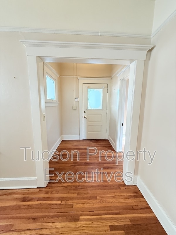 Foto del edificio - 340 S Scott Ave