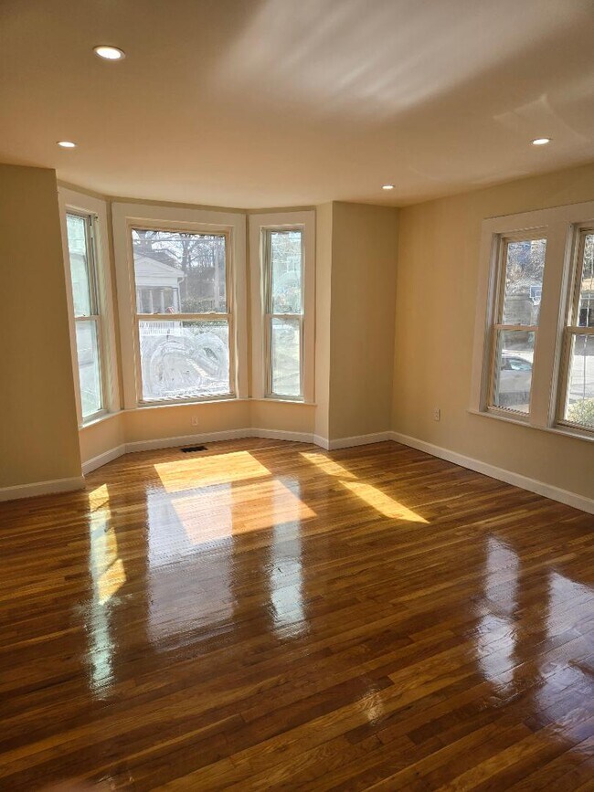 Foto del edificio - 55 Rockland Ave