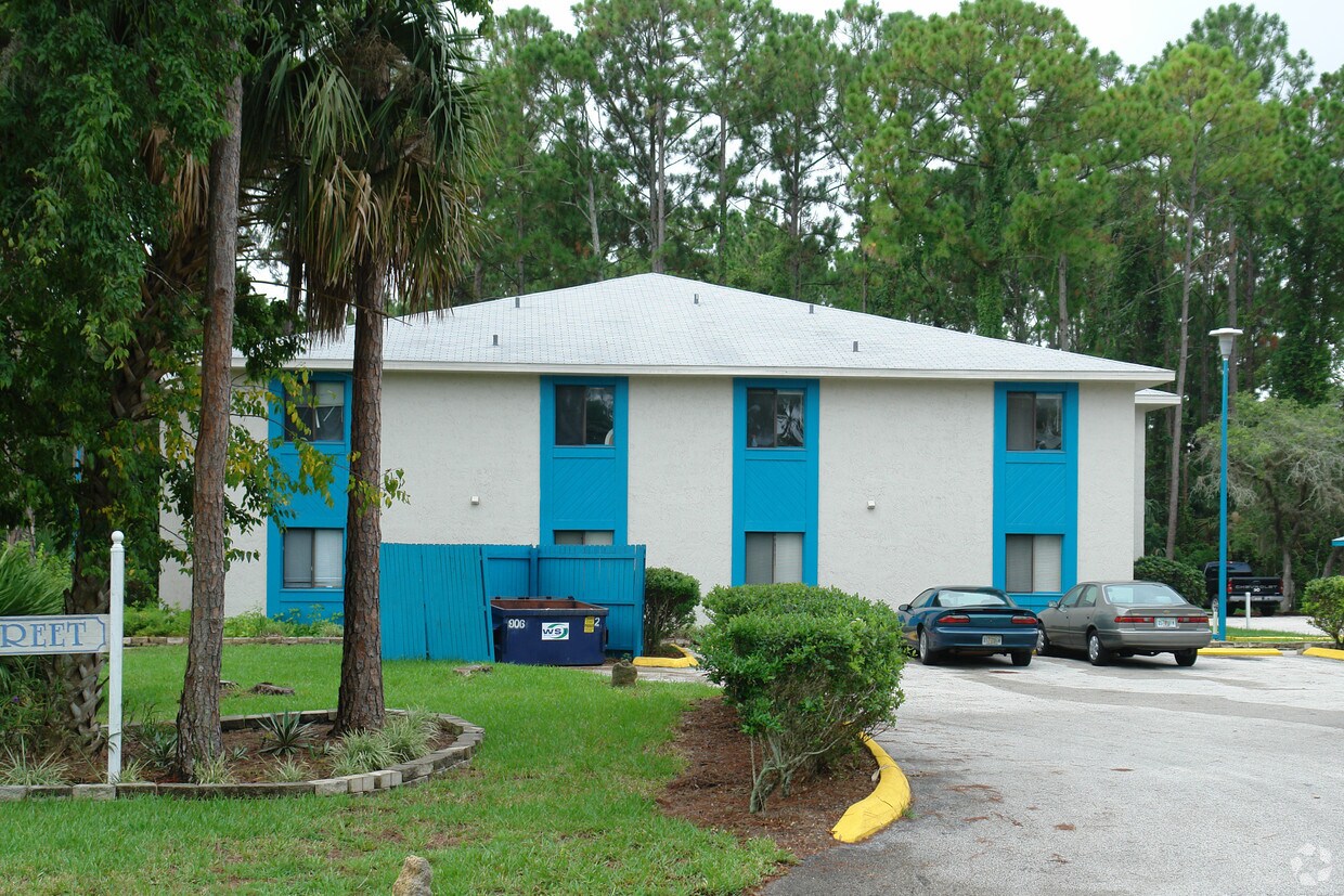Building Photo - 1199 Pine St