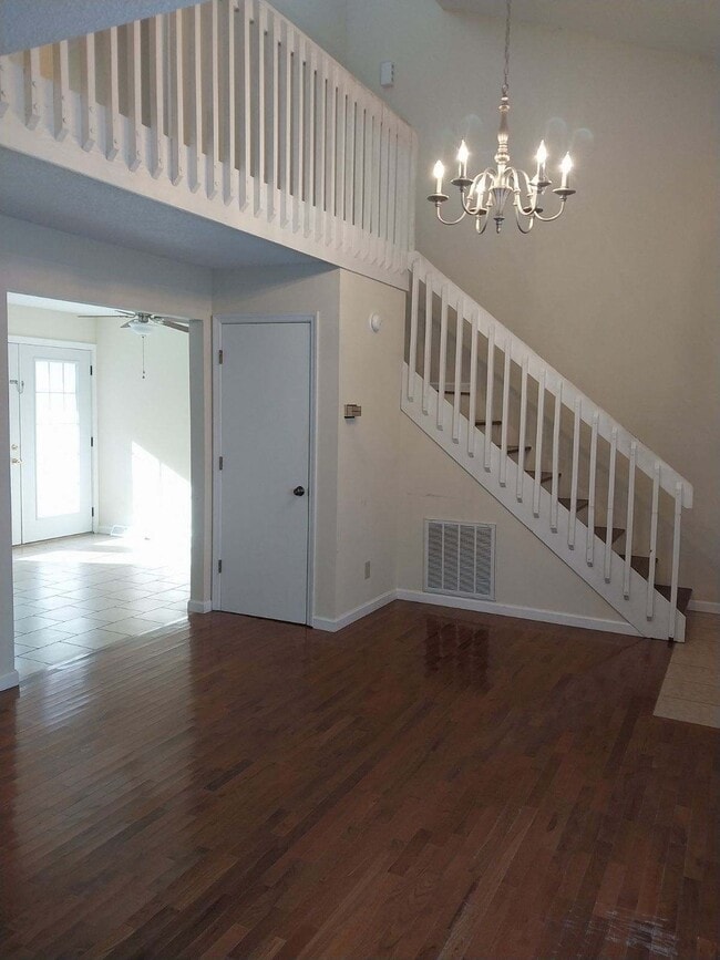 Building Photo - 106 Car Mol Dr