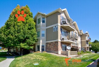 Building Photo - 2101 N Aurora Way