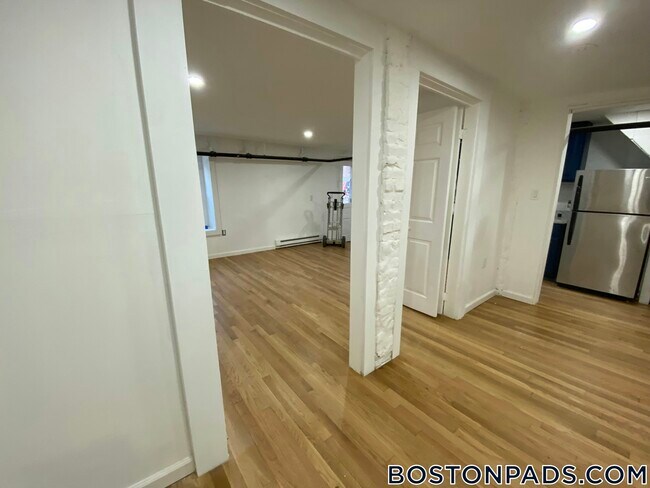 Foto del edificio - 686 Parker St