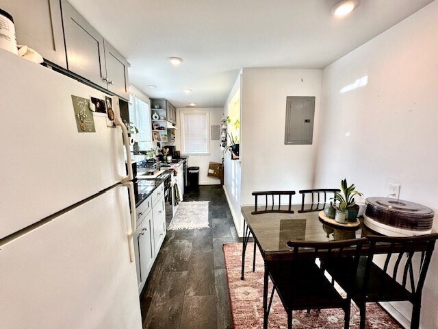 Foto del edificio - 144 Robbins St