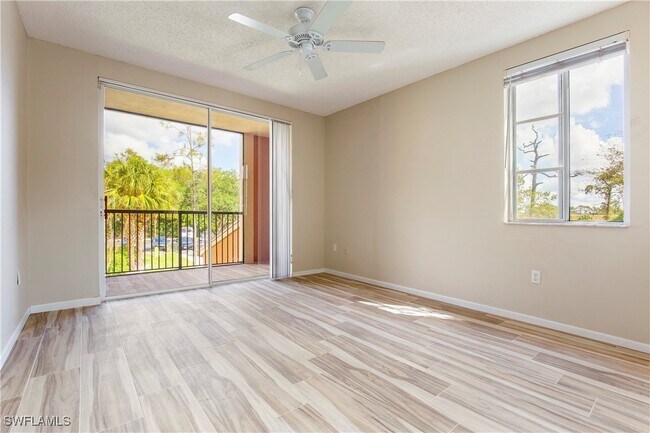 Foto del edificio - 1225 Reserve Way