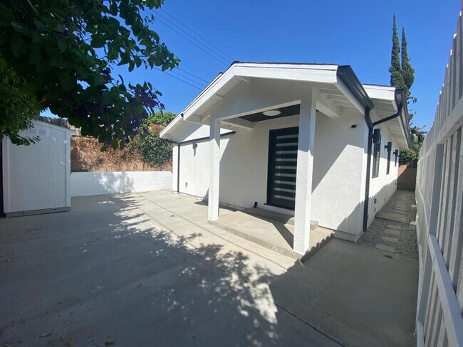 Foto del edificio - 18635 Community St