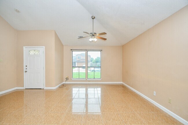 Foto del edificio - 11706 Spring Grove Dr