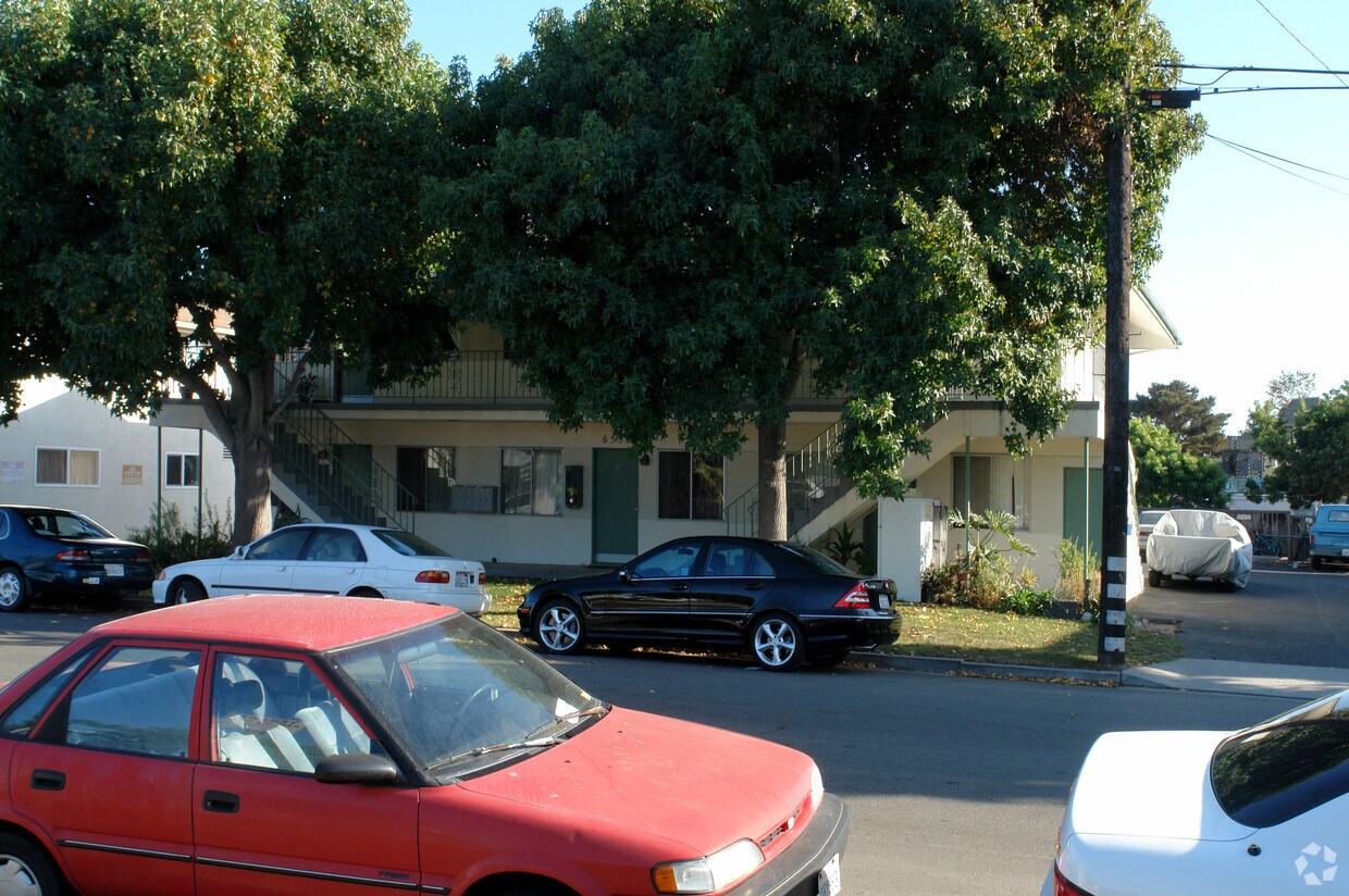 Building Photo - 6559 Cordoba Rd