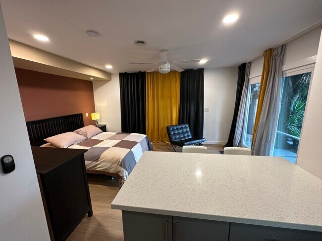 Foto del edificio - 4298 Avon Dr