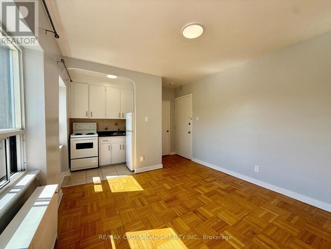 Photo du bâtiment - 2770-2770 Yonge St