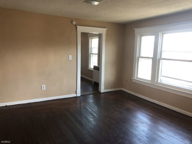 Building Photo - 2 br, 1 bath House - 97 South St Fl 3 Floor#3