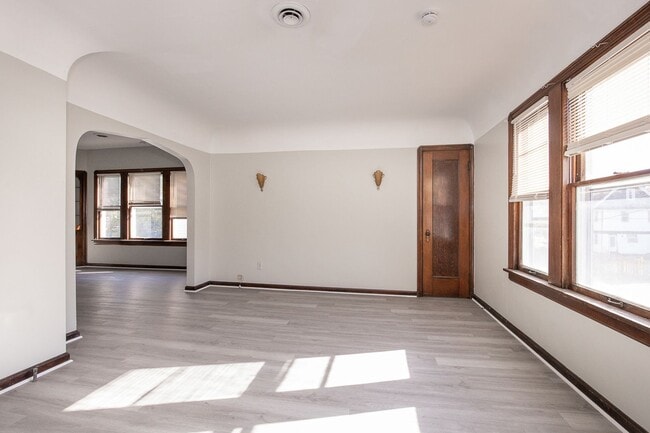 Building Photo - 4120 Trowbridge Ave