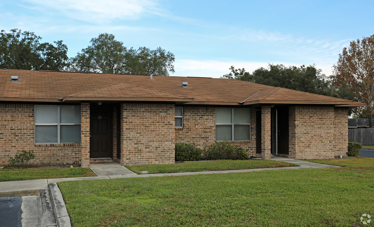 Building Photo - Evergreen Apartments