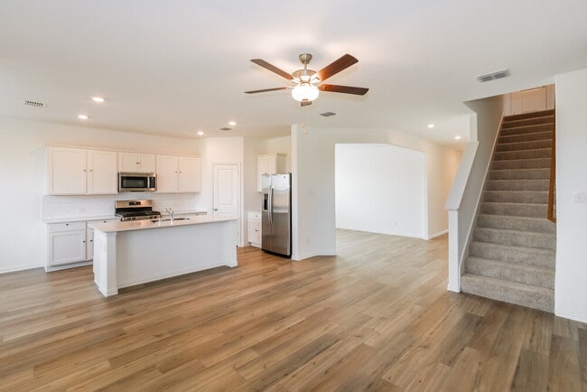 Building Photo - 14733 San Pablo Dr