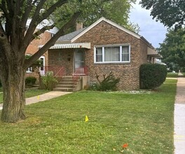 Building Photo - 9119 Southview Ave