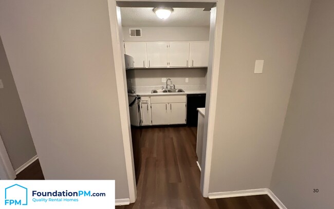 Foto del edificio - 3949 Macon Rd