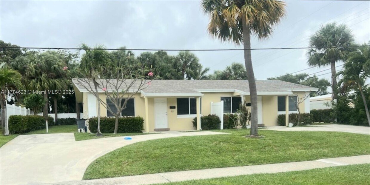 Primary Photo - 323 Northlake Dr