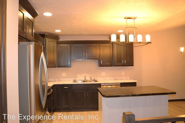 Building Photo - 4 br, 2 bath House - 3503 S. Outfield Cir