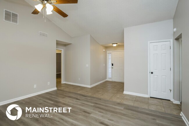 Foto del edificio - 99 BOX CAR WAY W